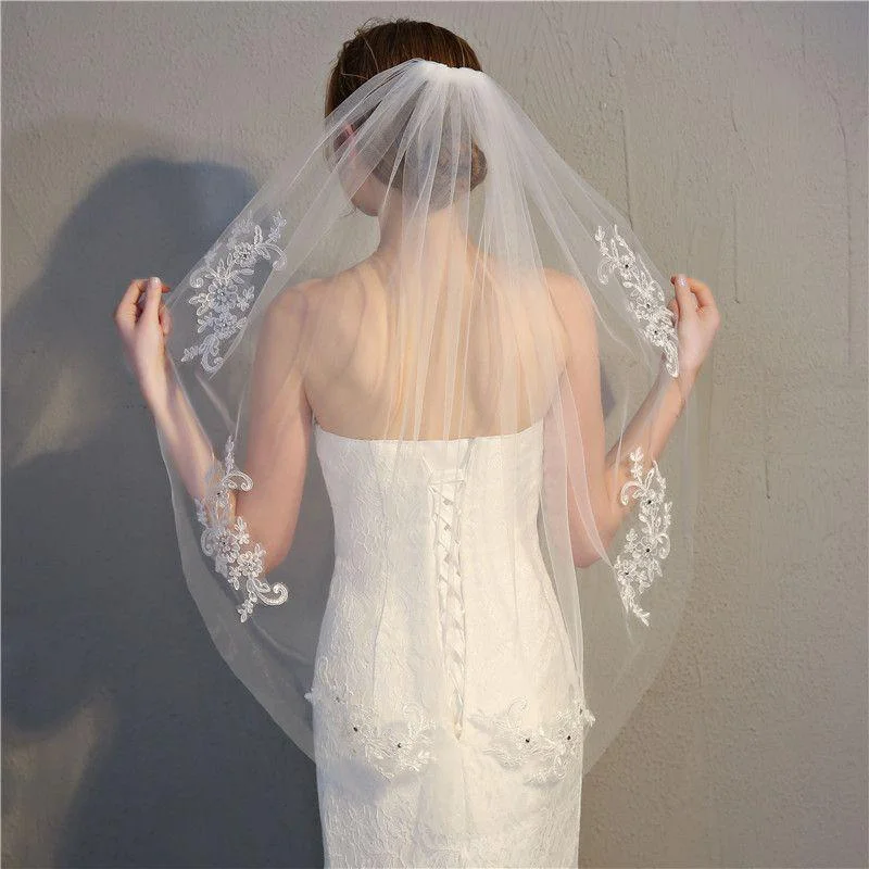 Women Single Layer Good Quality Lace Flower Design Medium Length Rhinestone Bridal Veil