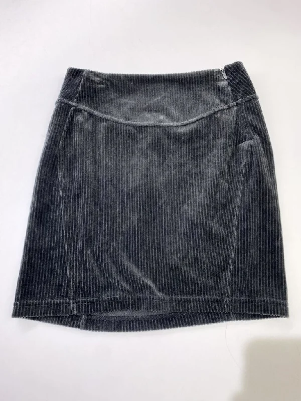 Lululemon mini cord skirt 2