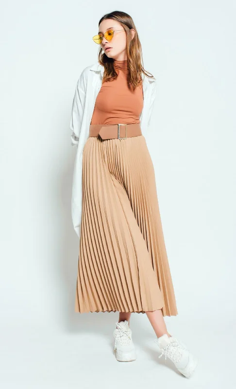 Olivia Pleated Skirt in Hazelnut